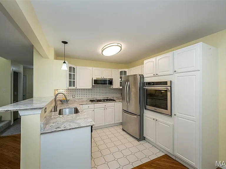 Property photos thumbnail 11