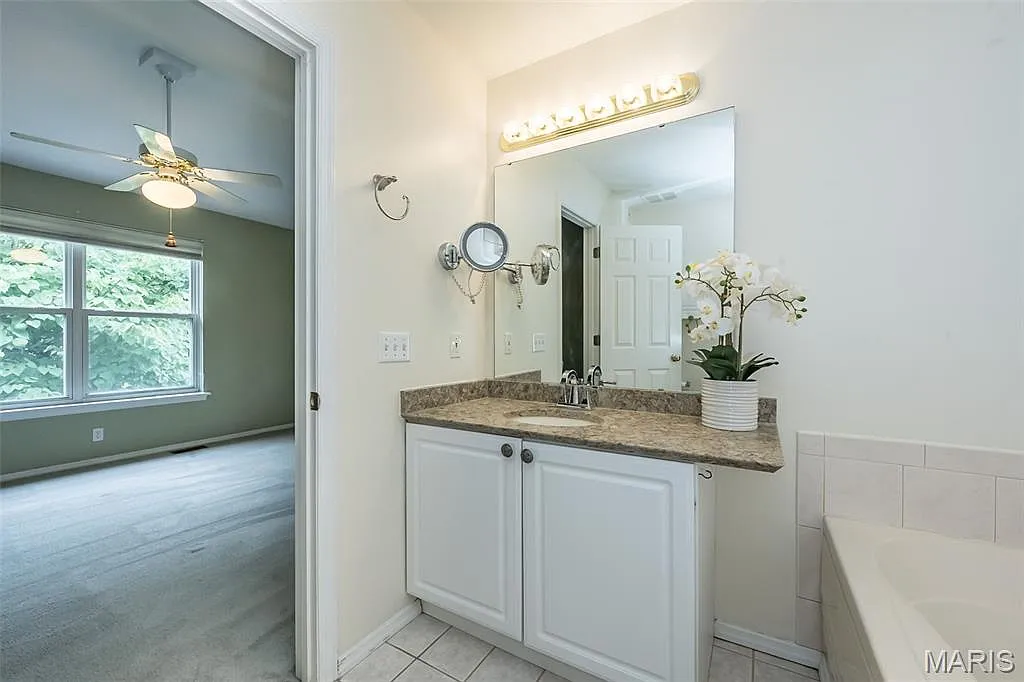 Property photos thumbnail 16