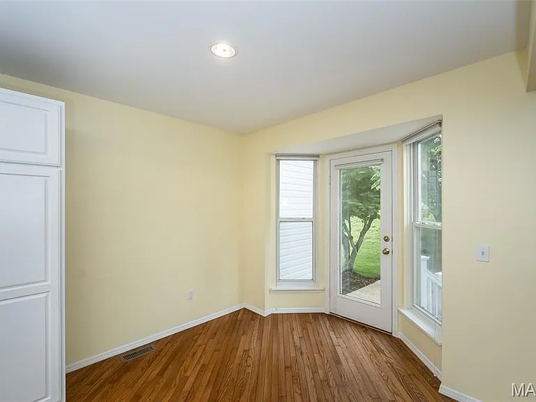 Property photos thumbnail 9